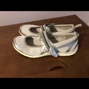 Women’s Mary Jane shoes